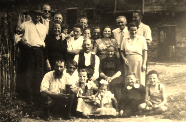 foto di famiglia e di vita quotidiana a bianzone nel passato